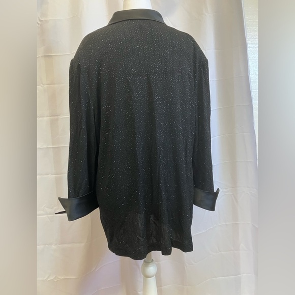 R&M Richards Black Blazer with Satin Lining and Classic Collar - Picture 3 of 7